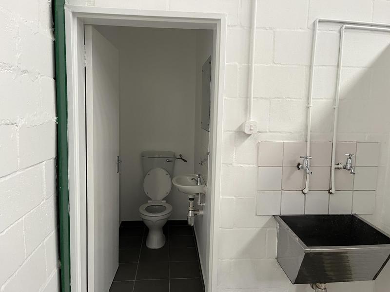 To Let Commercial Property for Rent in Killarney Gardens Western Cape